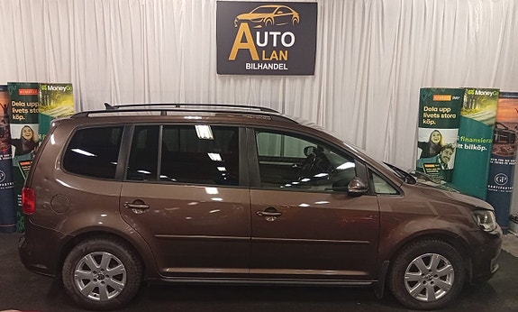 Volkswagen Touran 4 of 5