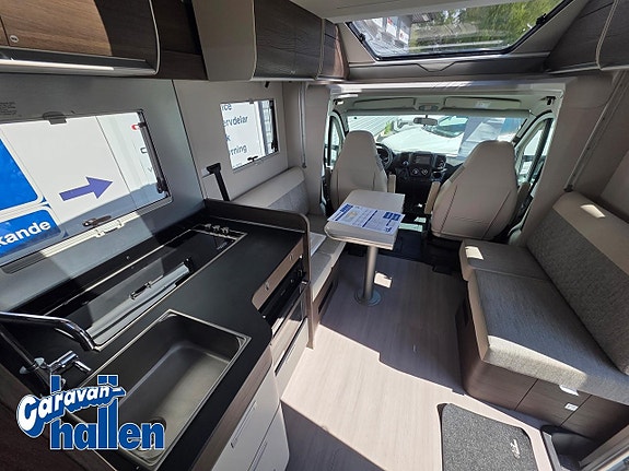 Adria Matrix Supreme 670 DL (AC/Cykleställ/Gasolugn/180hk) 16 of 27