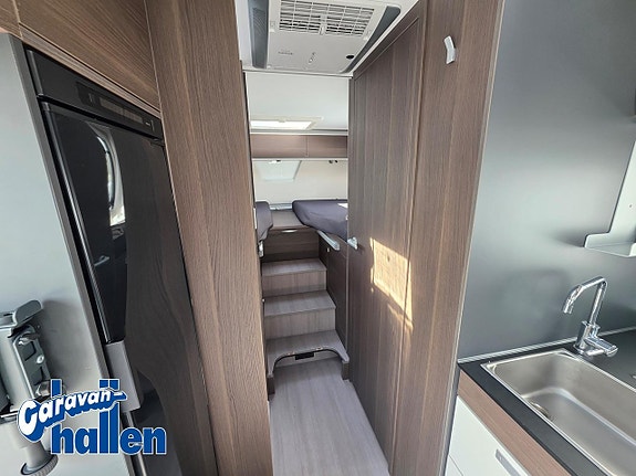 Adria Matrix Supreme 670 DL (AC/Cykleställ/Gasolugn/180hk) 25 of 27
