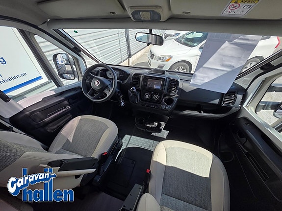 Adria Matrix Supreme 670 DL (AC/Cykleställ/Gasolugn/180hk) 19 of 27
