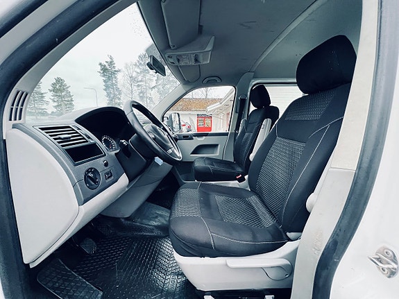 Volkswagen Transporter 12 of 17