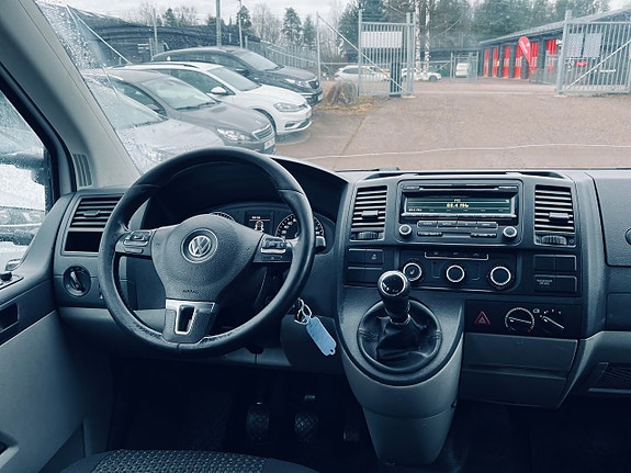 Volkswagen Transporter 10 of 17