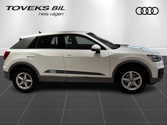 Audi Q2 2 of 5