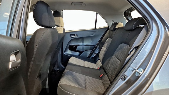 Kia Picanto 9 of 12
