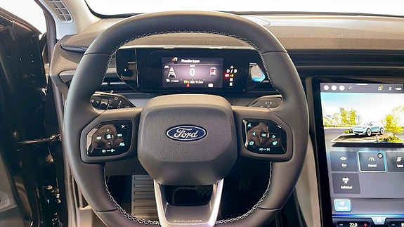 Ford Explorer 13 of 14