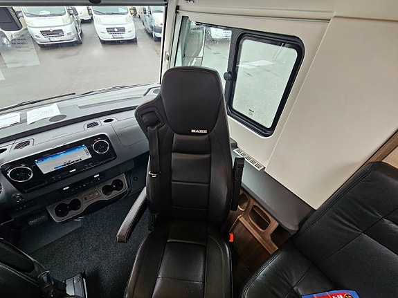 Kabe Travelmaster Crown 810 LQB MERCEDES-CHASSI 170 Hk Hydrauliska Stödben 23 of 26