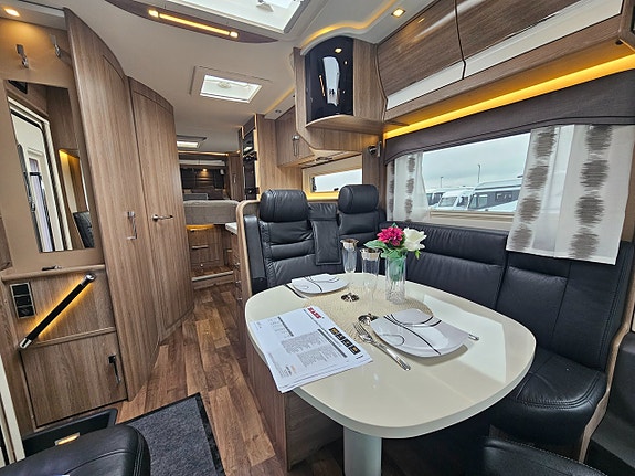 Kabe Travelmaster Crown 810 LQB MERCEDES-CHASSI 170 Hk Hydrauliska Stödben 7 of 26