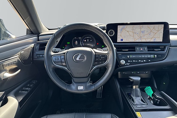 Lexus ES300h 9 of 23