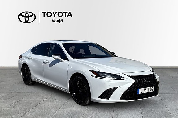 Lexus ES300h 19 of 23