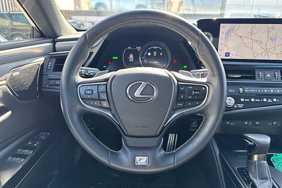 Lexus ES300h 13 of 23