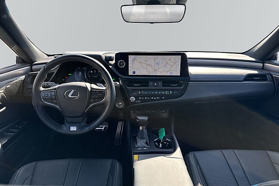 Lexus ES300h 8 of 23