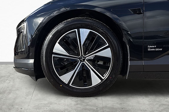 Polestar 4 5 of 17