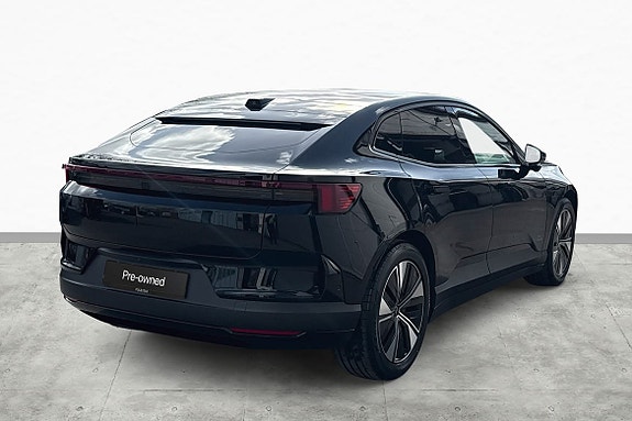 Polestar 4 8 of 17