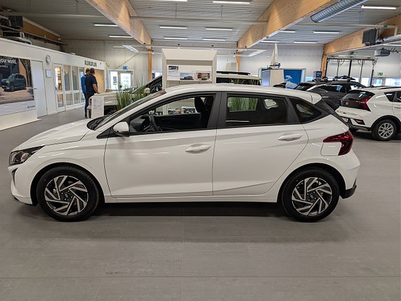 Hyundai i20 2 of 5