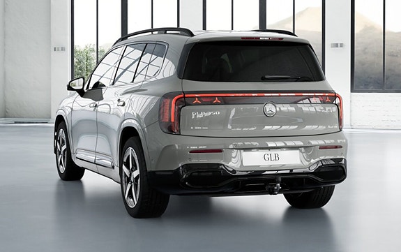 Mercedes-Benz GLB350 3 of 6