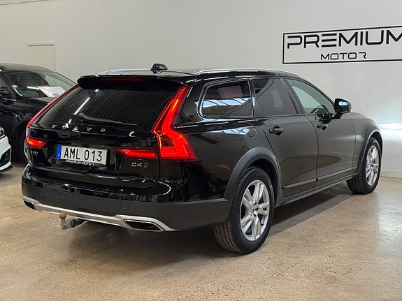 Volvo V90 Cross Country 8 of 18