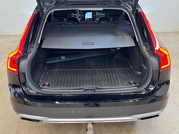 Volvo V90 Cross Country 7 of 18