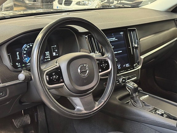 Volvo V90 Cross Country 11 of 18