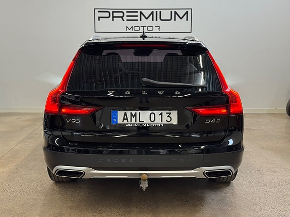 Volvo V90 Cross Country 6 of 18