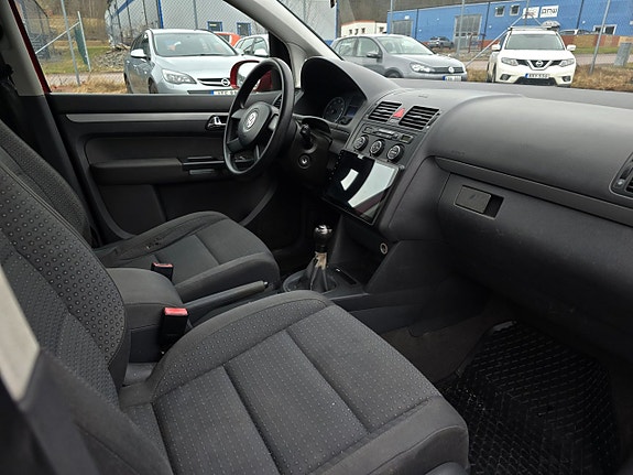 Volkswagen Touran 9 of 13
