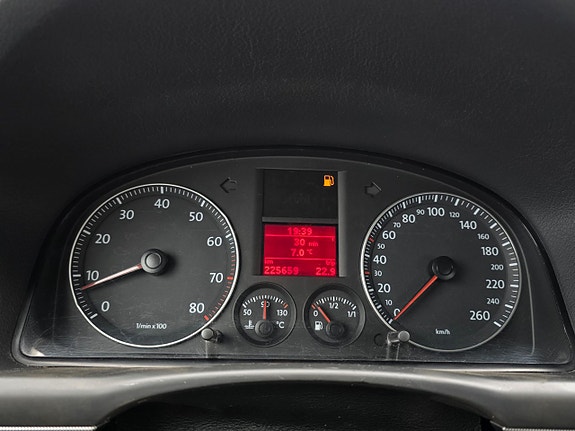 Volkswagen Touran 13 of 13