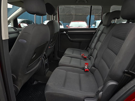 Volkswagen Touran 6 of 13