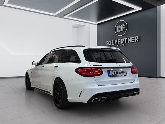 Mercedes-Benz C63 4 of 20