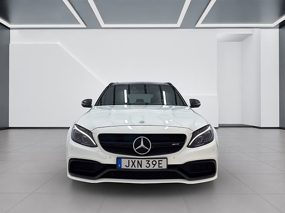 Mercedes-Benz C63 2 of 20