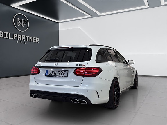Mercedes-Benz C63 6 of 20