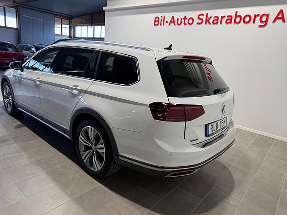 Volkswagen Passat Alltrack 4 of 5