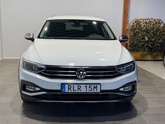 Volkswagen Passat Alltrack 7 of 24