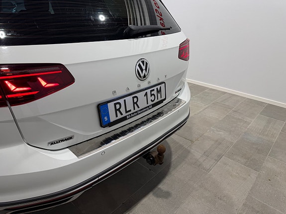 Volkswagen Passat Alltrack 13 of 24