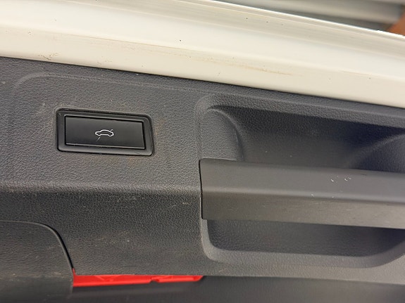 Volkswagen Passat Alltrack 11 of 24