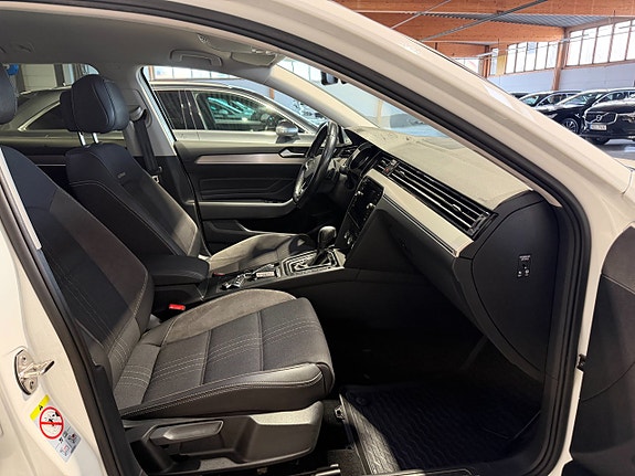 Volkswagen Passat Alltrack 16 of 24