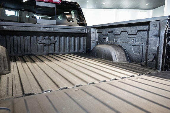 Chevrolet Silverado EV 7 of 30