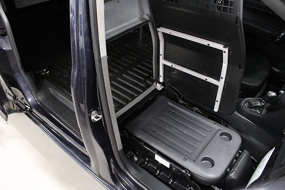 Volkswagen Caddy Maxi 12 of 15