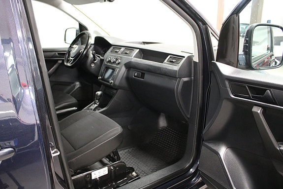 Volkswagen Caddy Maxi 10 of 15