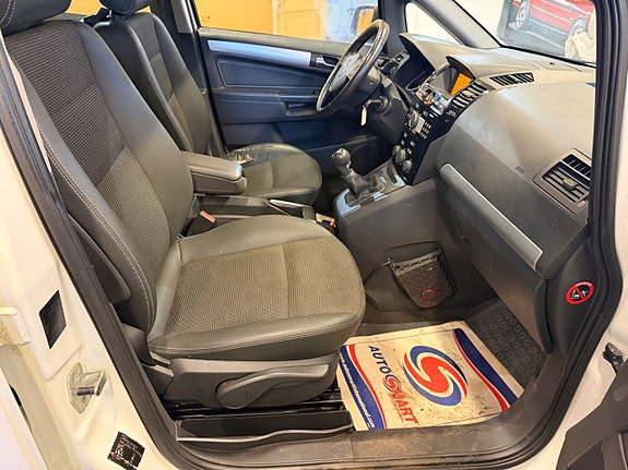 Opel Zafira 8 of 16