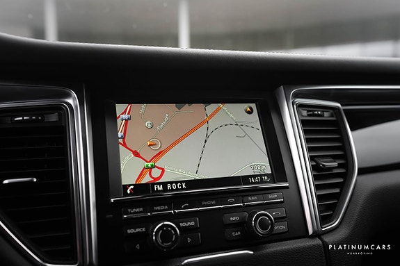 Porsche Macan S 9 of 18