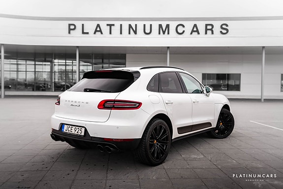 Porsche Macan S 2 of 5