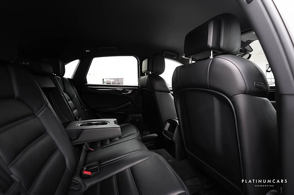 Porsche Macan S 7 of 18