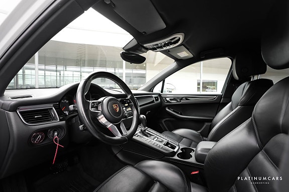 Porsche Macan S 5 of 5