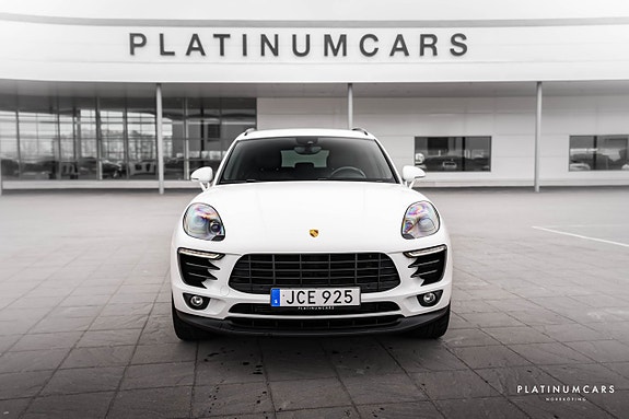 Porsche Macan S 3 of 5