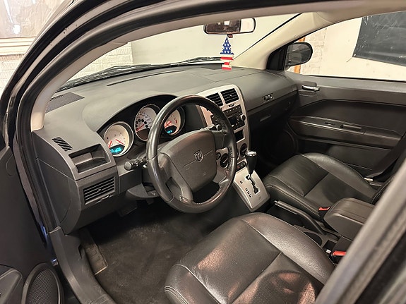 Dodge Caliber 10 of 14