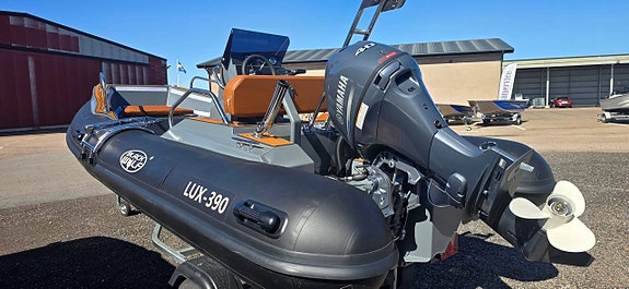 Black Wolf Lux390 / Yamaha 40hk 5 of 5