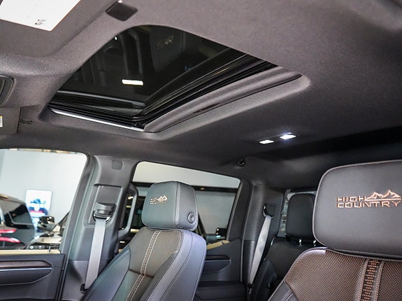 Chevrolet Silverado EV 28 of 30