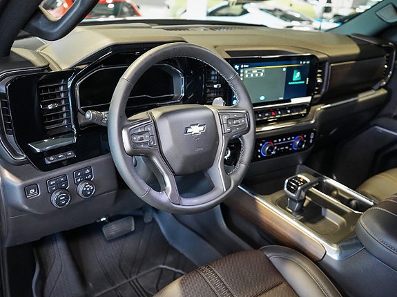 Chevrolet Silverado EV 14 of 30