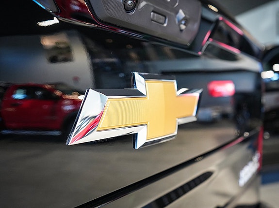 Chevrolet Silverado EV 9 of 30