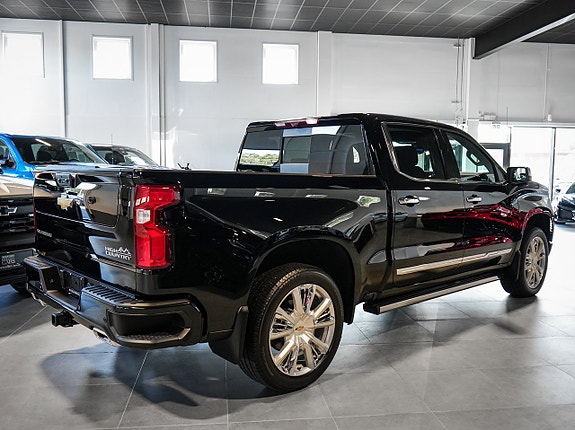 Chevrolet Silverado EV 29 of 30