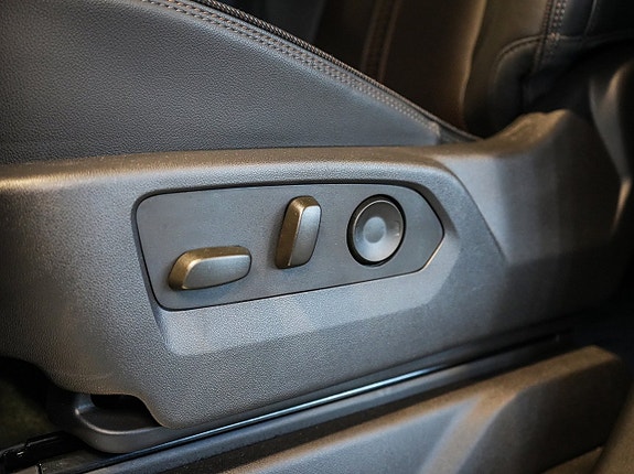 Chevrolet Silverado EV 26 of 30